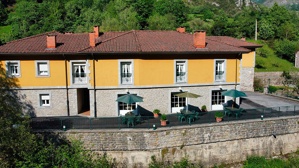 La Lonja, Amieva, Asturias. Hotel, Apartamentos